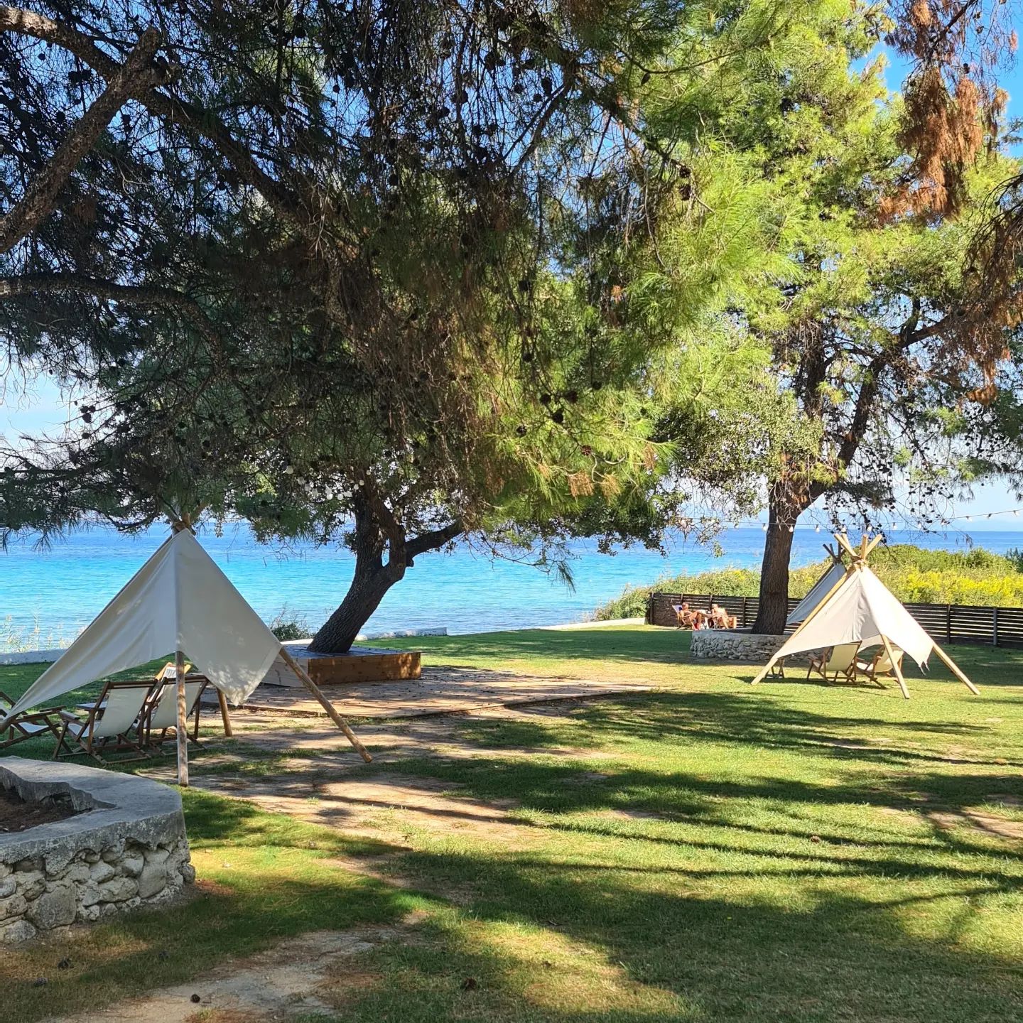  Aktaion seaside beach bar 